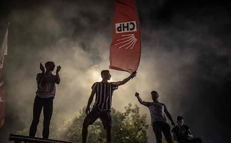 Turkish people gather to celebrate after the Istanbul mayoral election re-run, June 23, 2019. Photo: Bulent Kilic / AFP