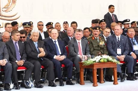 Mesûd Barzanî û Şah Ebdulla yê duyem û beşek ji beşdarbûyên pêşangehê