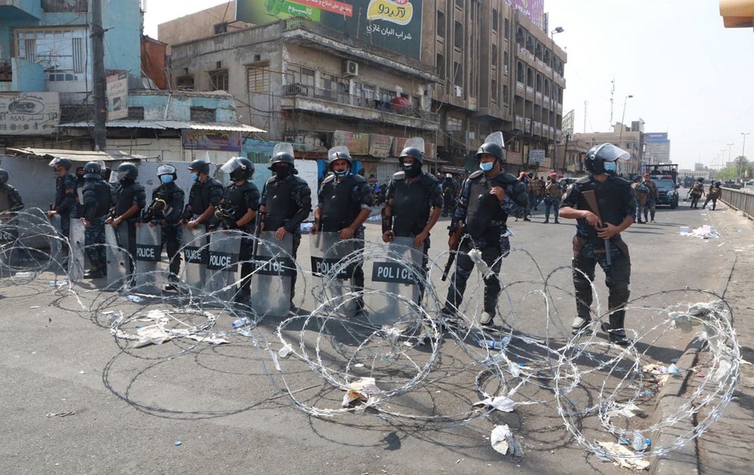   Iraqi security forces close streets to prevent anti-government protesters from reaching Tahrir Square in central Baghdad, Iraq on October 2, 2019. File photo: AP
