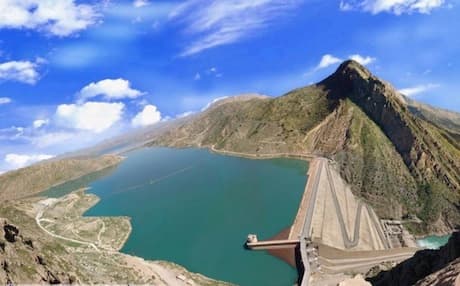 Dukan and Darbandikhan are two major dams which bring these rivers to a halt to turn turbines and produce electricity. The surplus is released daily to the central parts of Iraq, to irrigate farmlands. Photo: Darbandikhan Dam Authority