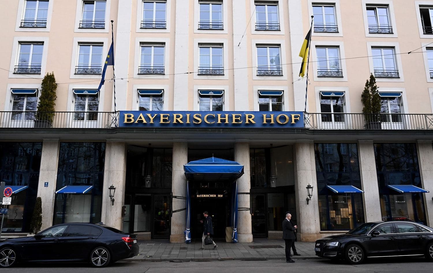 The entrance of the Hotel Bayerischer Hof, the venue of the 56th Munich Security Conference (MSC) in Munich, southern Germany, February 13, 2020. Photo: Christof Stache / AFP 