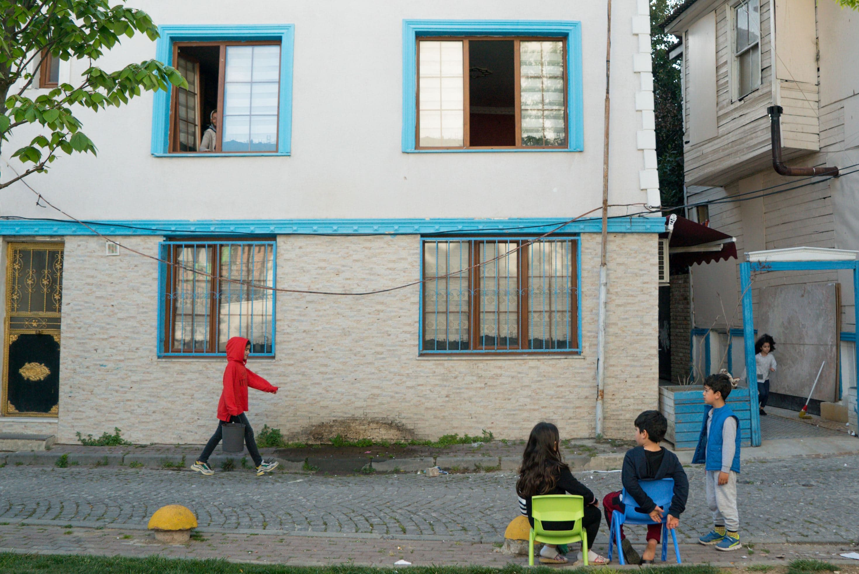 Istanbul refugee communities survive on solidarity