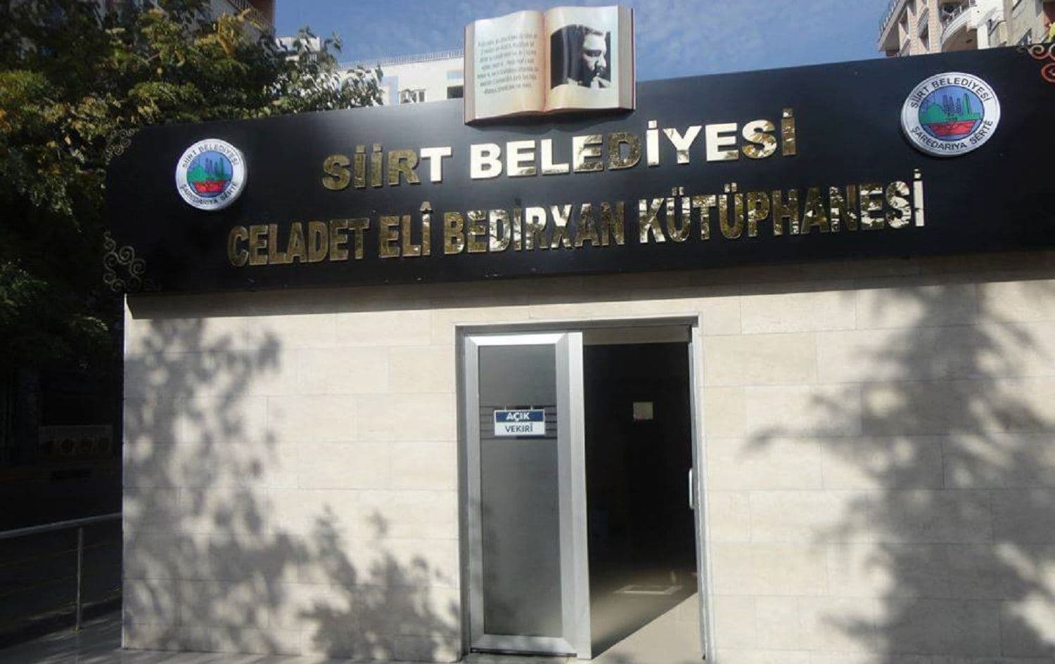 Celadet Ali Badirkhan library in Siirt before its demolition. Photo via Facebook