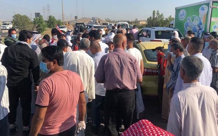 Protesters assembled at Daira bridge, southern Baghdad on July 12, 2020. Photo: Rudaw