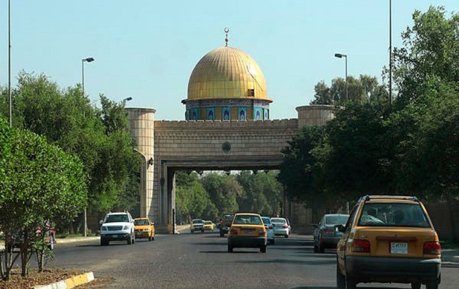 Vehicles move through the Green Zone in Baghdad, Sept. 24, 2019. File photo: AP