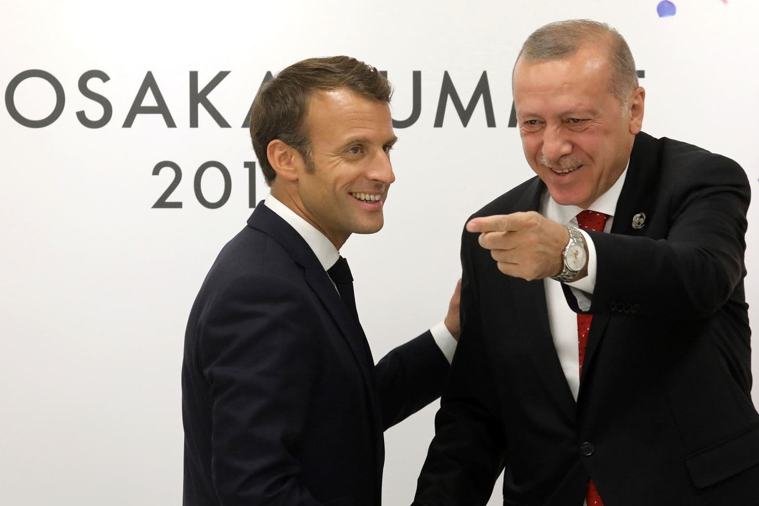 In this file photo taken on June 28, 2019 France's President Emmanuel Macron (L) meets with Turkey's President Recep Tayyip Erdogan on the sidelines of the G20 Summit in Osaka. Photo: Ludovic Marin / AFP