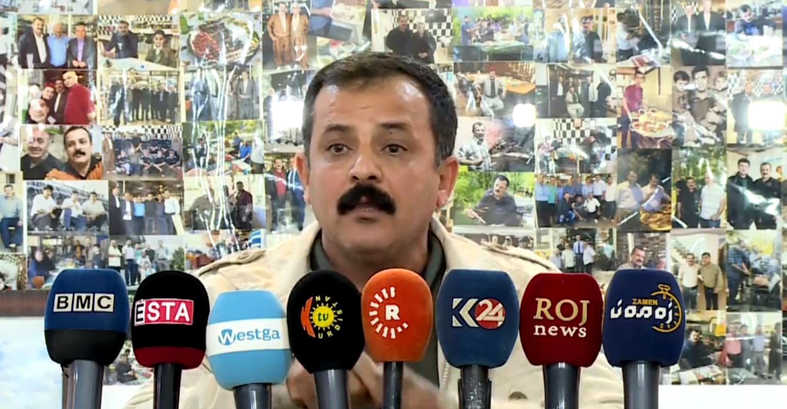 Restaurant owner Kamaran speaks at a press conference on Sunday. Photo: Rudaw
