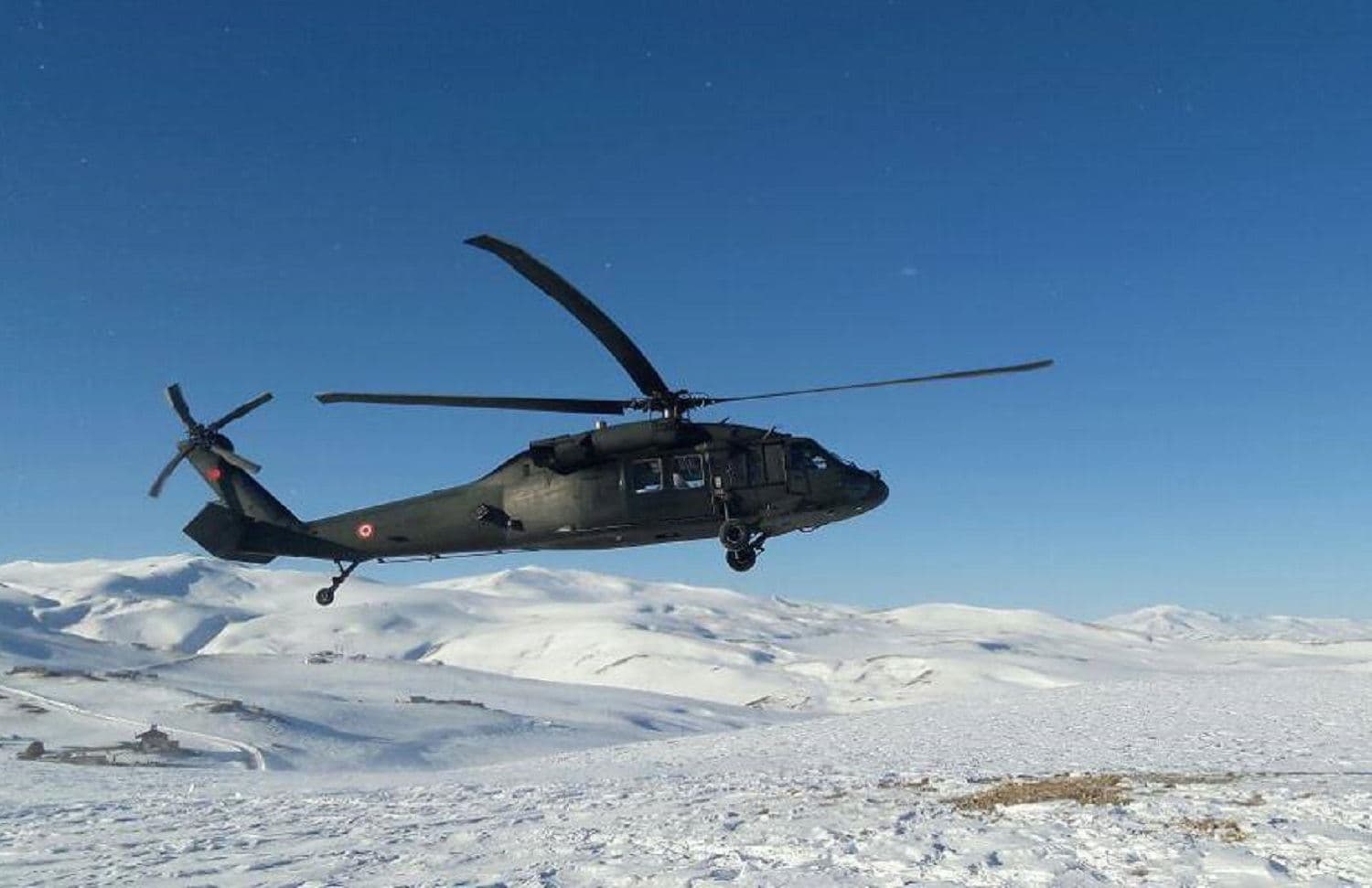 Turkish helicopter deploys forces to the Mount Ararat. Date: January 23, 2021. Photo: AA