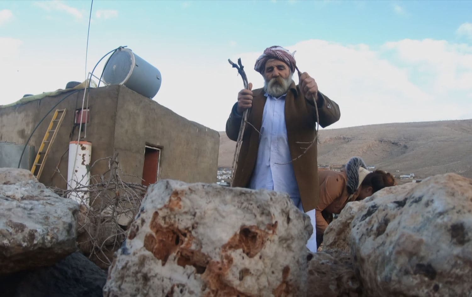 دۆخی ئاوارەکانی چیای شنگال: لە وڵاتێکی نەوتیداین، نازانین بۆچی سووتەمەنیمان بۆ نایەت
