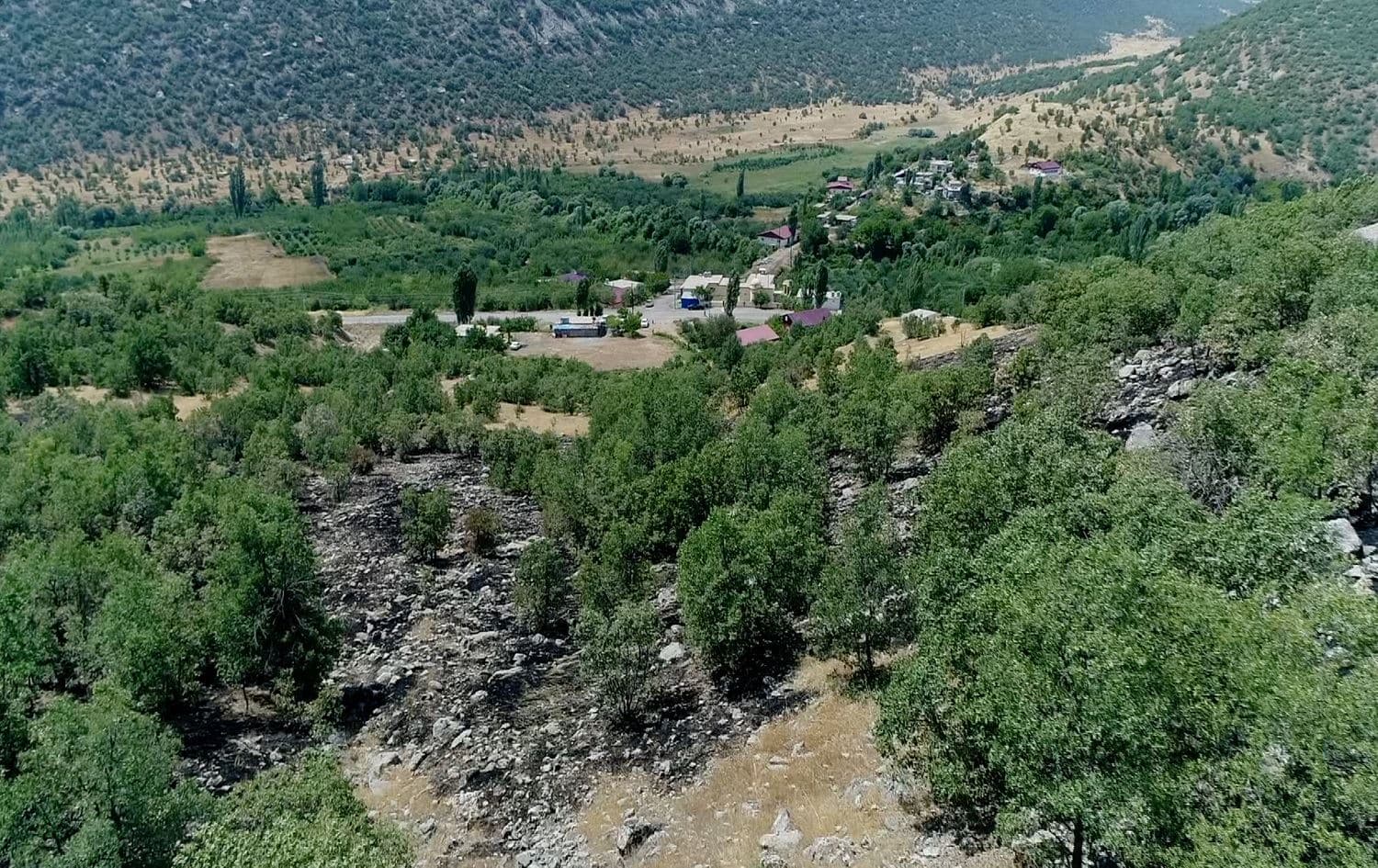 Land burned by Turkish shelling in Amedi as seen on April 26, 2021. Photo: screenshot/Rudaw