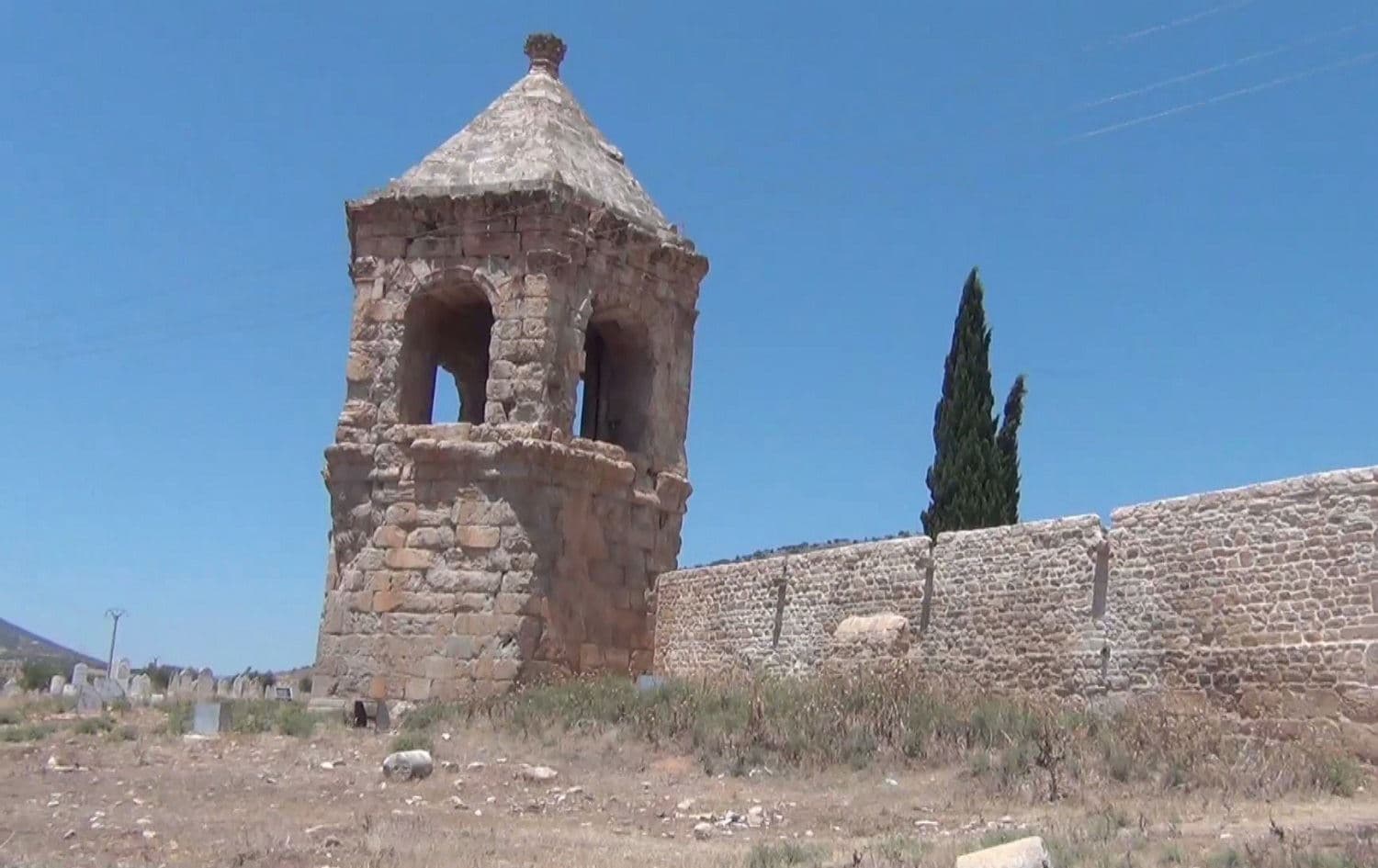 Grûpên çekdar şûnwarên Efrînê têk didin