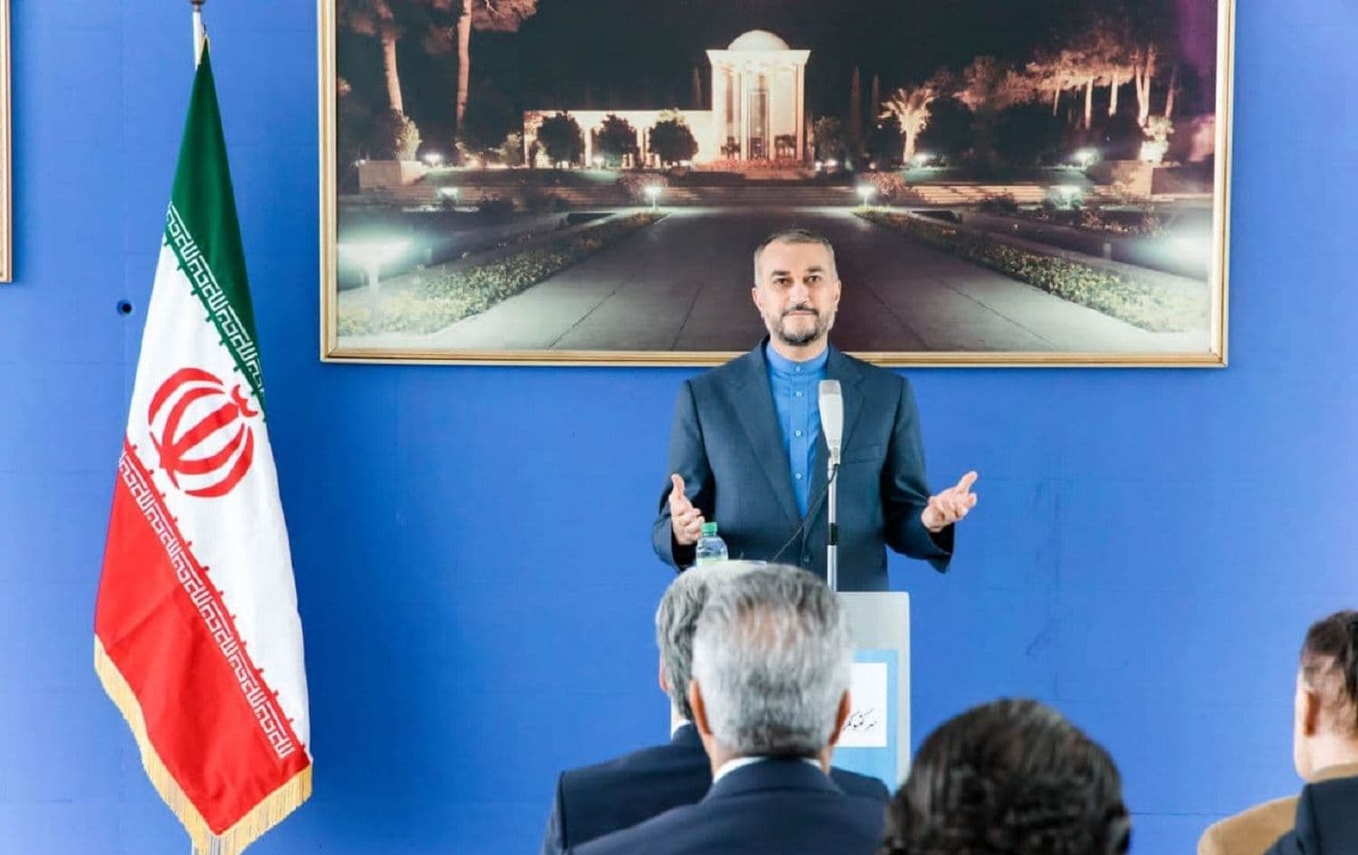 Iranian Foreign Minister Hossein Amir-Abdollahian speaks with Iranians living in Frankfurt, Germany on September 27, 2021. Photo: handout/Iran foreign ministry