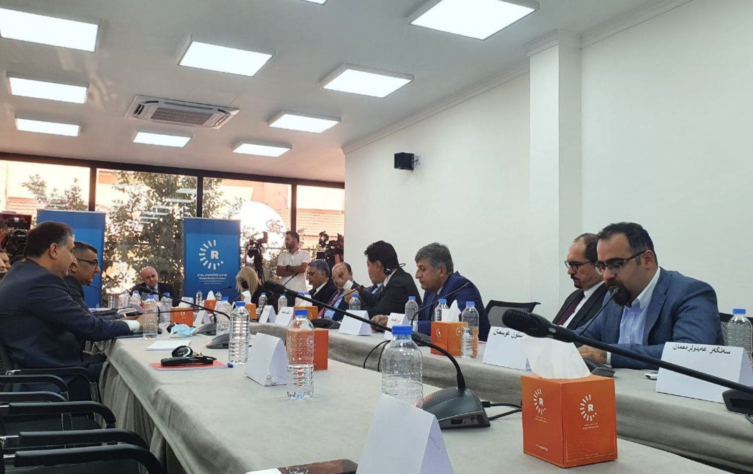 Roundtable discussion attendees speak on obstacles facing Iraq following this month's parliamentary elections. October 24, 2021. Photo: Layal Shakir / Rudaw