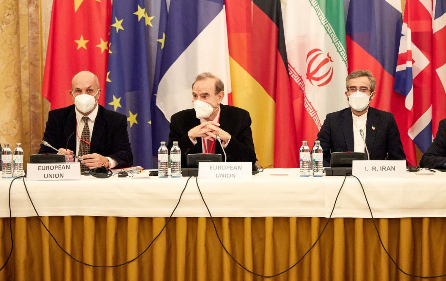 EU envoy Enrique Mora (centre) and Iranian Deputy Foreign Minister Ali Bagheri (right) attended a meeting of the joint commission on negotiations to revive nuclear deal talks in Vienna on December 9, 2021. Photo: AFP 