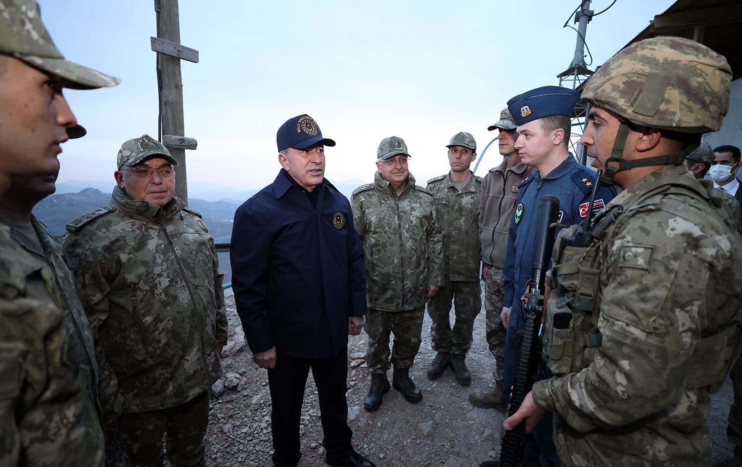  Turkish Defense Minister Hulusi Akar visiting a Turkish military base near the border with Iraq on April 25, 2022. Photo: Turkish defense ministry/Twitter 
