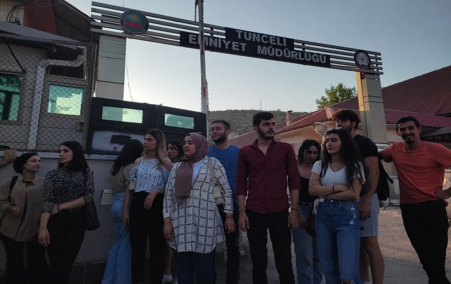 Xwendekarên Zanîngeha Munuzurê daxwaz kirin ku rêveberiya zanîngehê derbarê bûyera destdirêjiyê de tedbîrên pêwîst werbigire