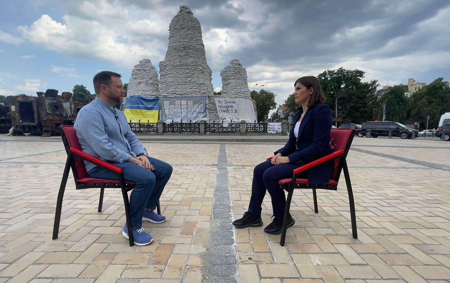 Dunda Oleg (left) speaking to Rudaw's Dilnya Rahman on July 6, 2022 in Kyiv. Photo: Rudaw