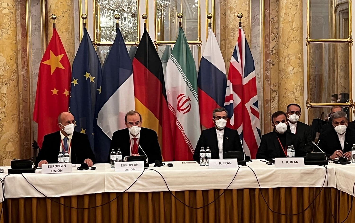  In this file handout photo taken and released on December 3, 2021 by the EU delegation in Vienna shows representatives from Iran (right) and the European Union (left) attending a meeting of the joint commission on negotiations aimed at reviving the Iran nuclear deal in Vienna, Austria. Photo: AFP/EU delegation in Vienna