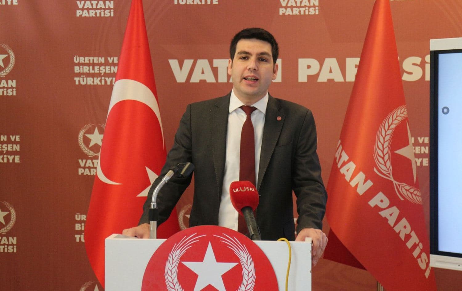 Vatan Partisi Genel Sekreteri Özgür Bursalı