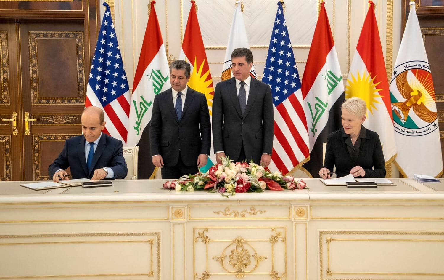 Kurdistan Region President Nechirvan Barzani, Prime Minister Masrour Barzani oversee the signing of the renewal of the memorandum with a US delegation led by Assistant Secretary of Defense for International Security Affairs Celeste Wallander on September 21, 2022. Photo: President Barzani's office