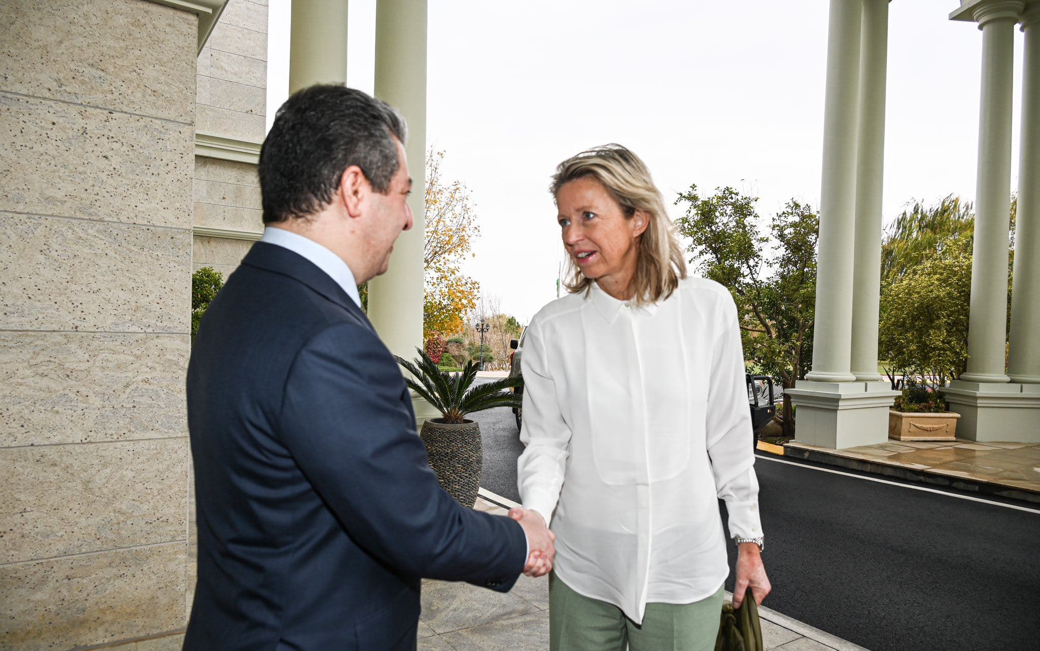 Dutch Defence Minister Kajsa Ollongren (right) and KRG PM Masrour Barzani in Erbil. Date: November 29, 2022. 