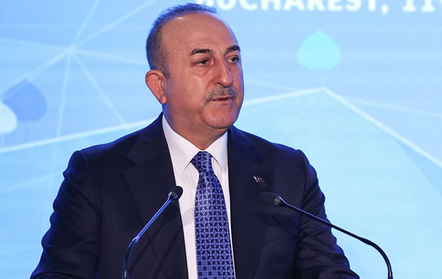 Turkish Foreign Minister Mevlut Cavusoglu speaking at a press conference in Bucharest, Romania on November 30, 2022. Photo: AA