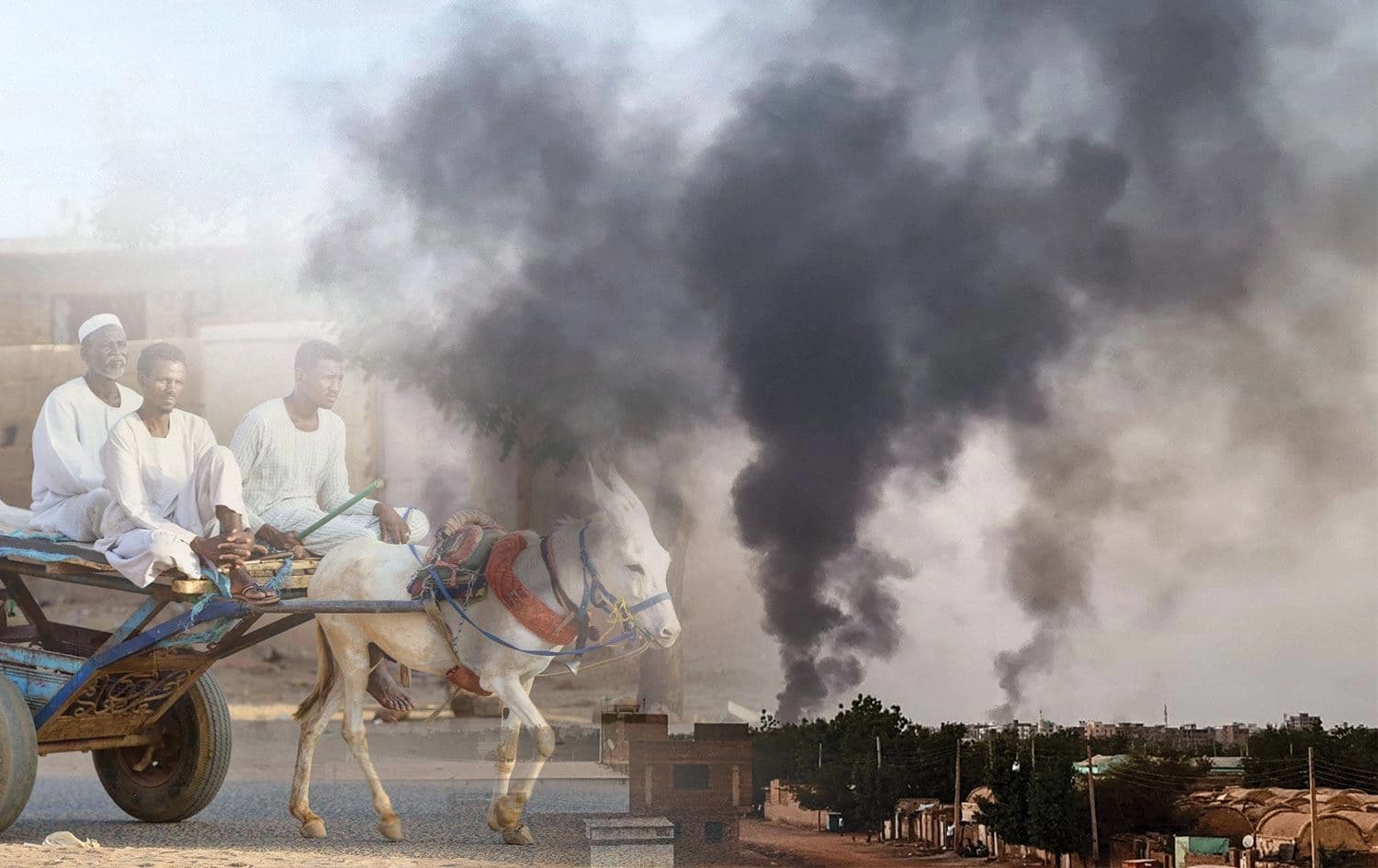 بەشێکی خەڵکی لە خەرتووم هەڵدێن. وێنە: AFP