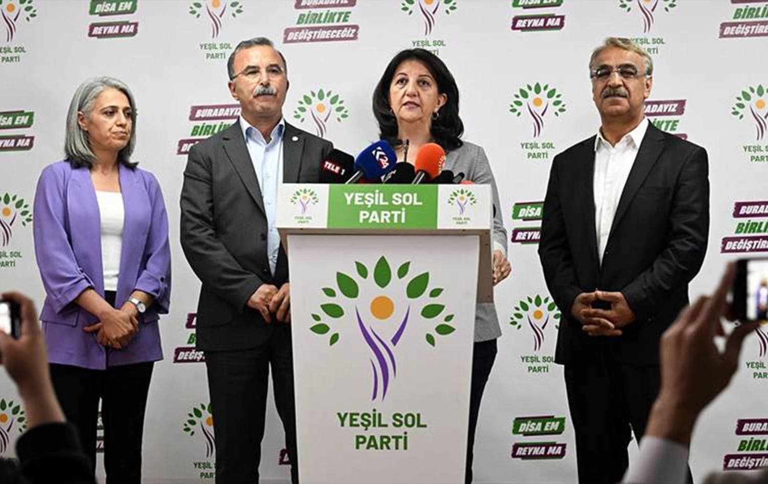 کۆنفڕانسی رۆژنامەڤانیی هاوسەرۆکانی هەدەپە.