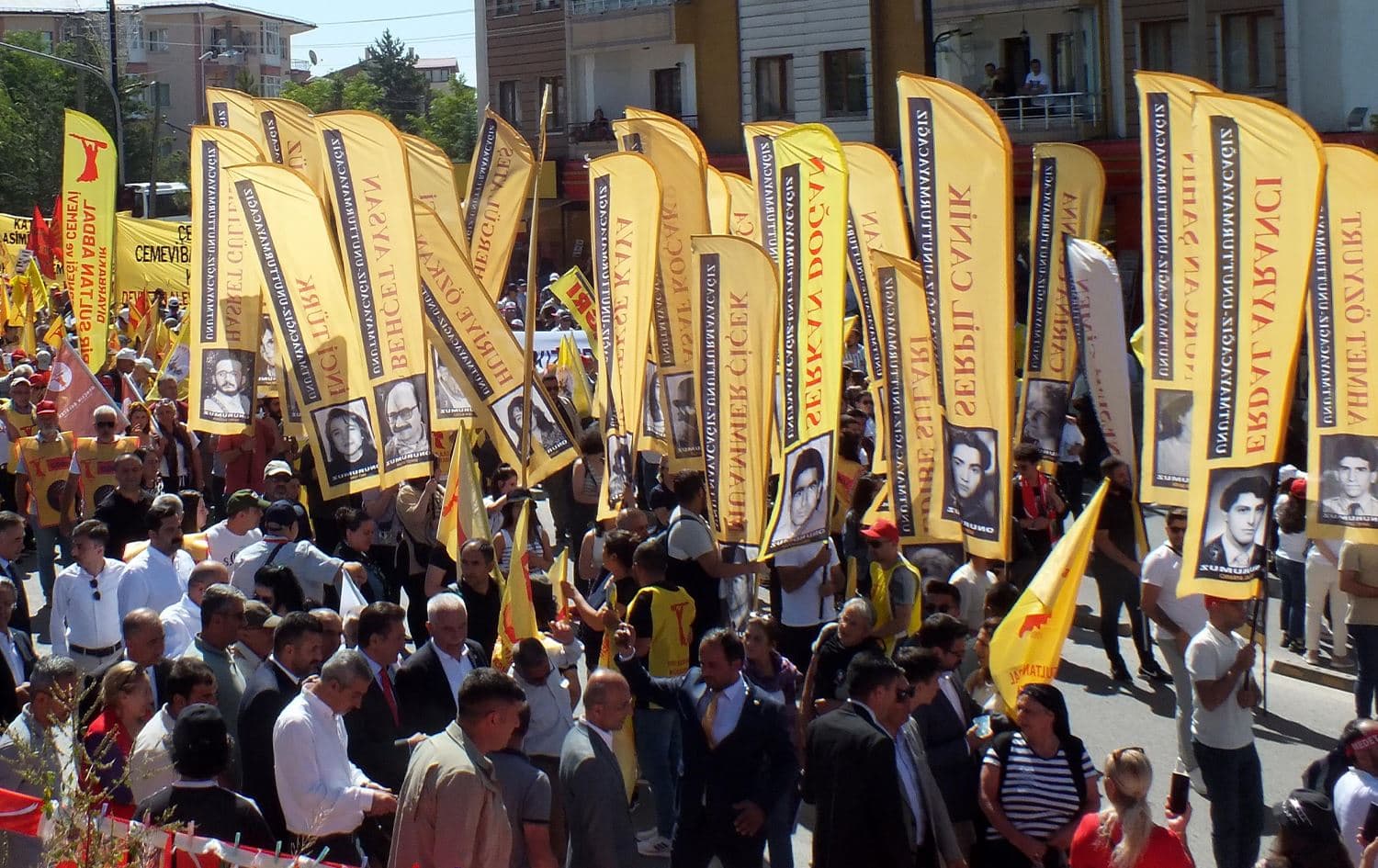 Komkujiya Madimakê bi meşekê hat bibîranîn