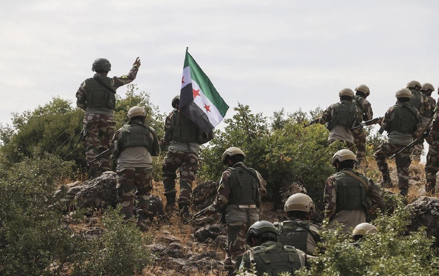 Di êrişekê de 5 çekdarên opozisyona Sûriyeyê hatin kuştin