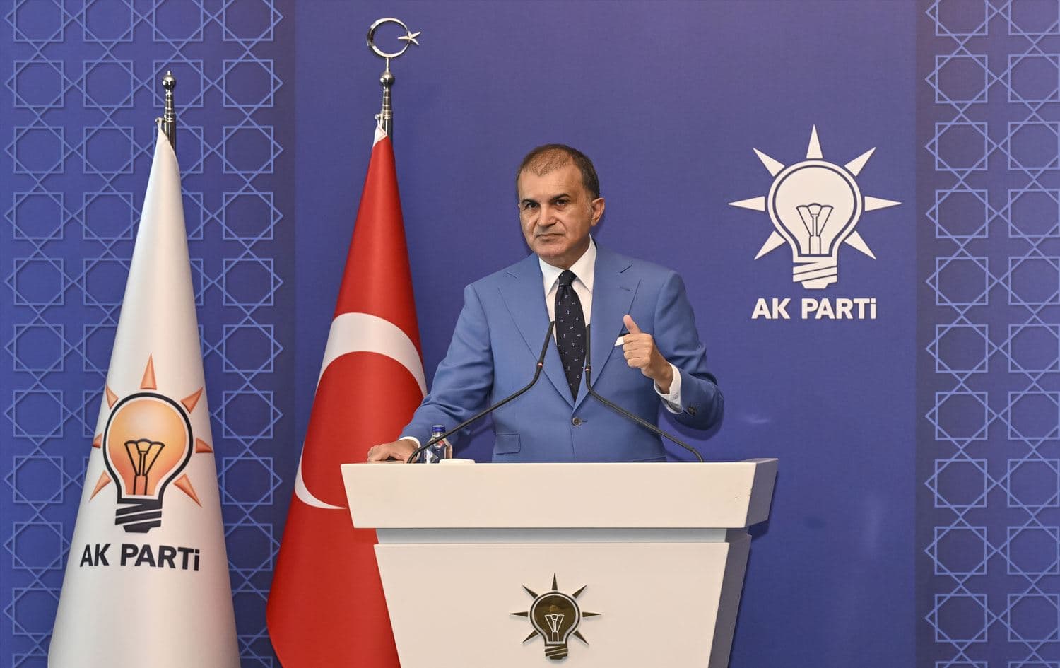 AK Parti Sözcüsü Ömer Çelik / Foto: AA