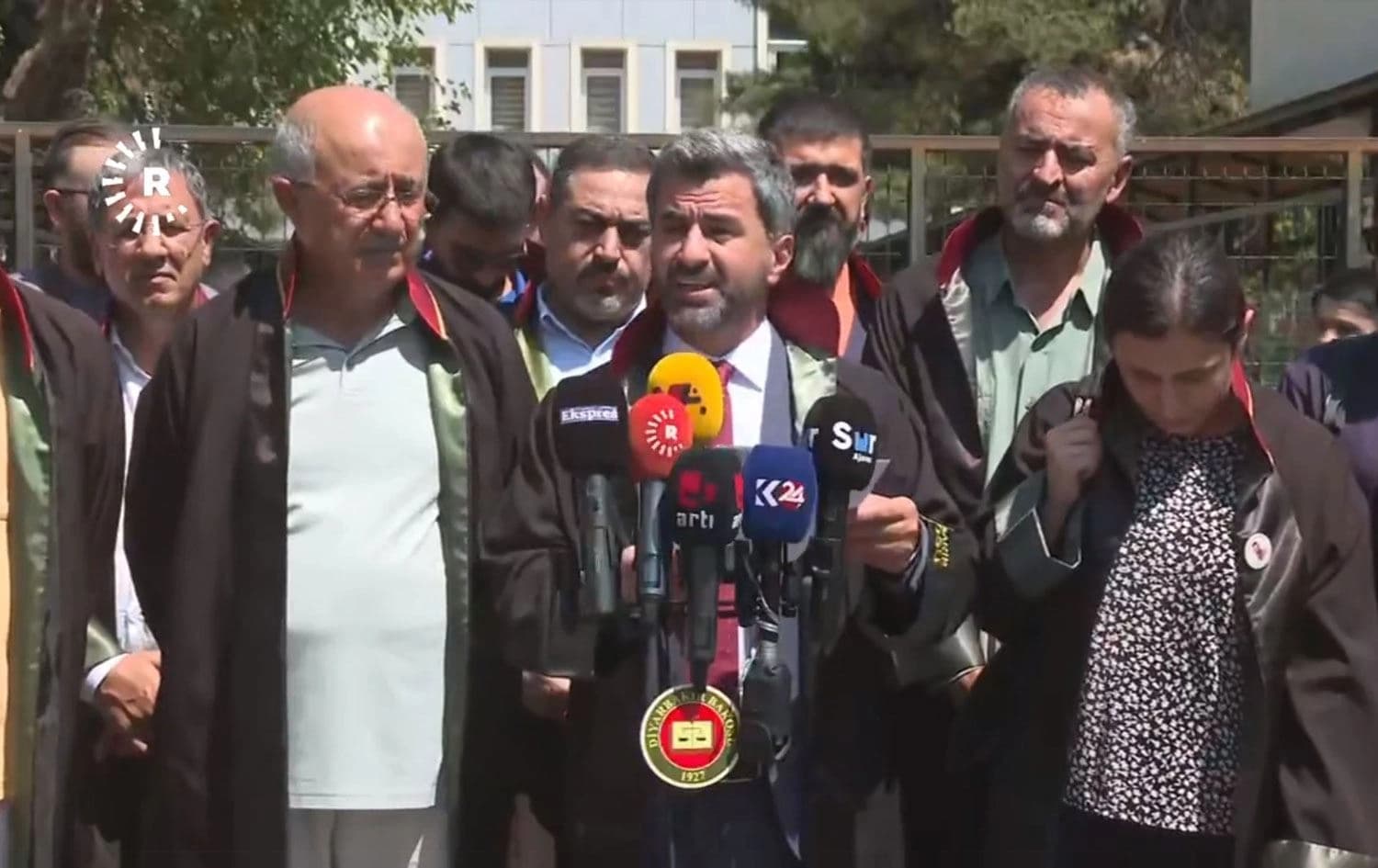 Diyarbakır Barosu, yeni adli yıl açılışı nedeniyle adliye önünde basın açıklaması yaptı / Foto: Rûdaw