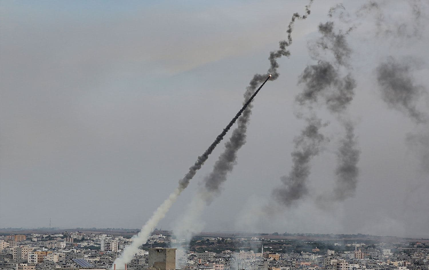 İsrail'in Gazze'ye saldırılarında 198 kişi öldü
