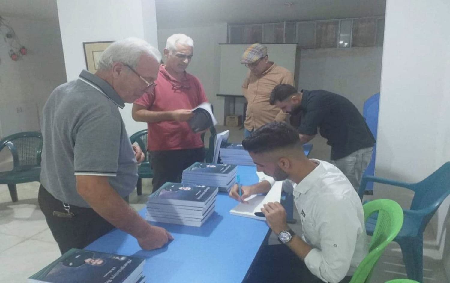 Elî Hesen di pirtûka xwe de balê dikşîne ser pirsgirêkên ciwanan