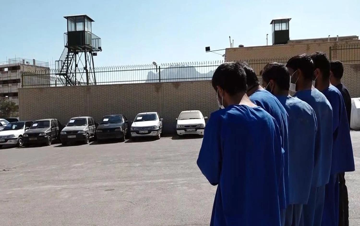 پۆلیسی مهاباد دەڵێت، ئەو کەسانەی دەستگیرکراون دانیان بەوەدا ناوە کە 13 ئۆتۆمبێلیان لە مهاباد، مەراغە و تالیش دزیوە.