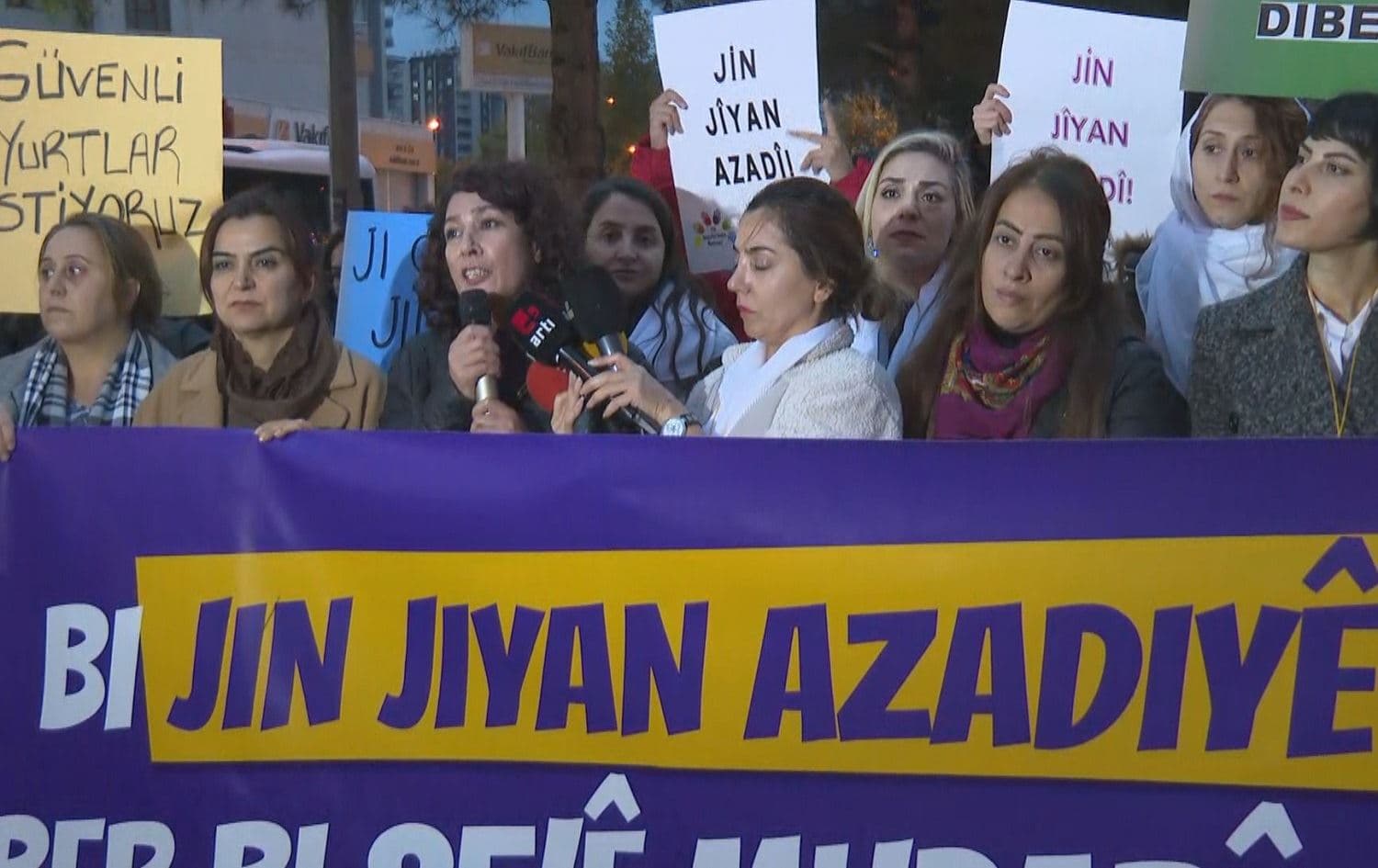 Li Amedê meşa jinan rûbirûyê midaxelaya polîsan bû / Wêne: Rûdaw