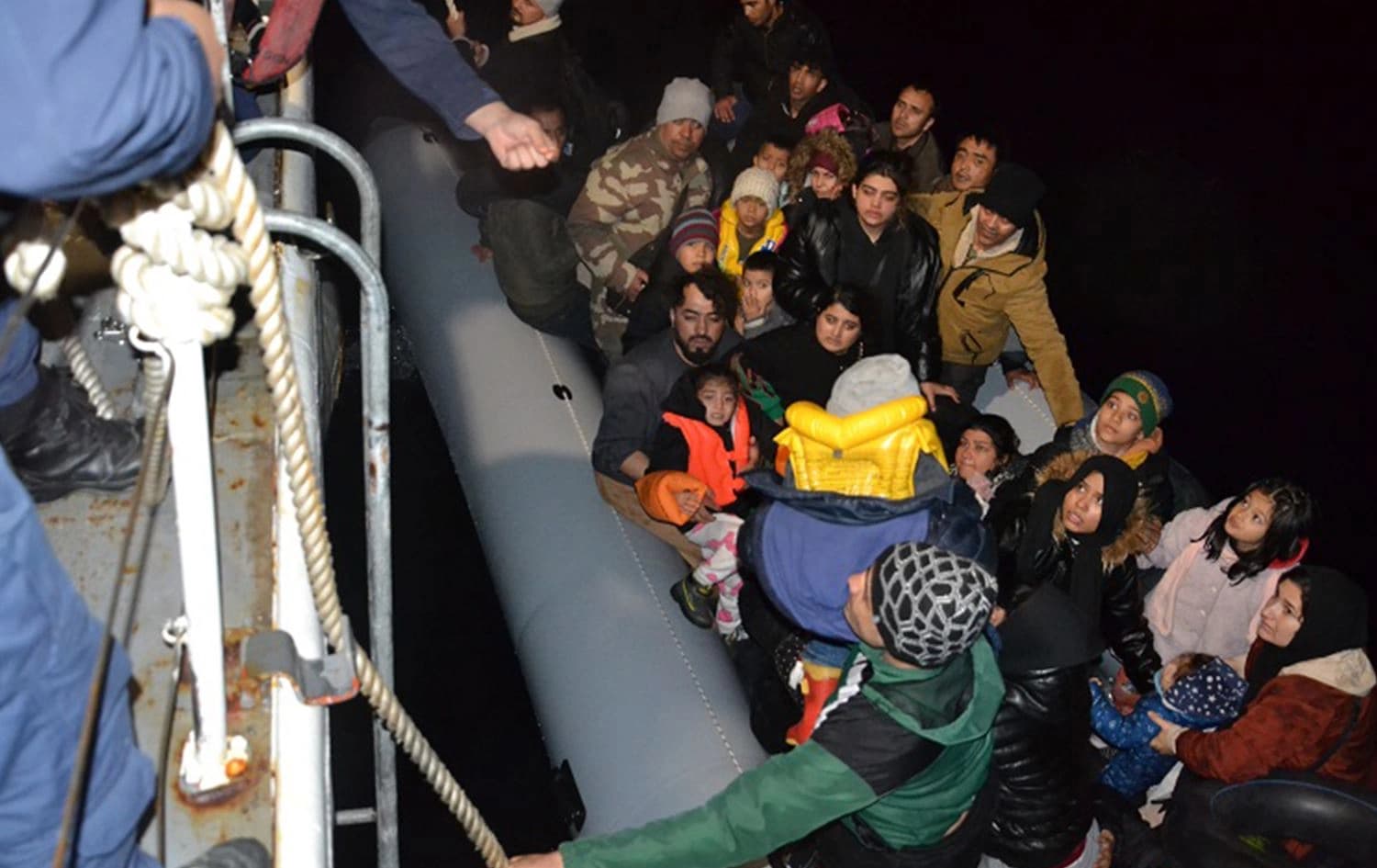Li Deryaya Egeyê 186 koçber hatin desteserkirin/Wêne: AA