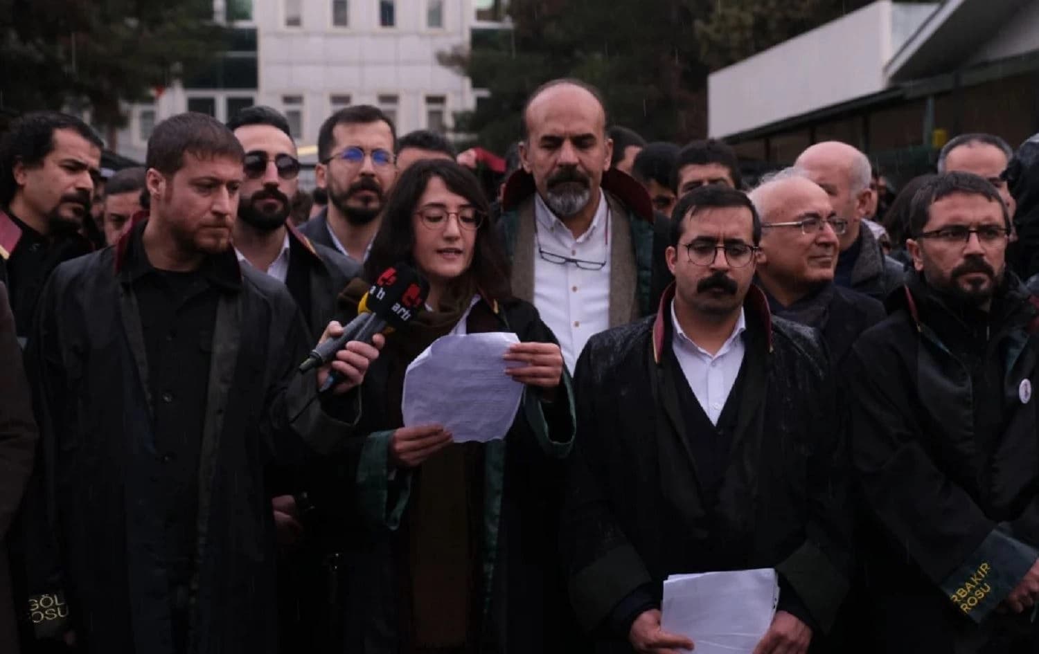 Hezar û 330 parêzî ji bo biçin Îmraliyê serî li Wezareta Dadê da / Wêne: Artigerçek