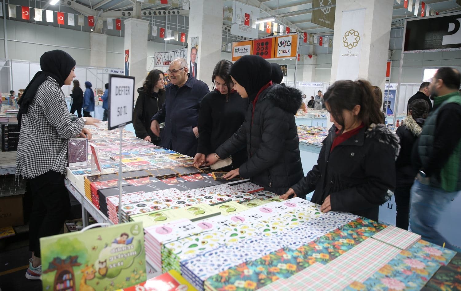 Li Mêrdînê 1emîn Pêşangeha Pirtûkan hat destpêkirin / Wêne: AA