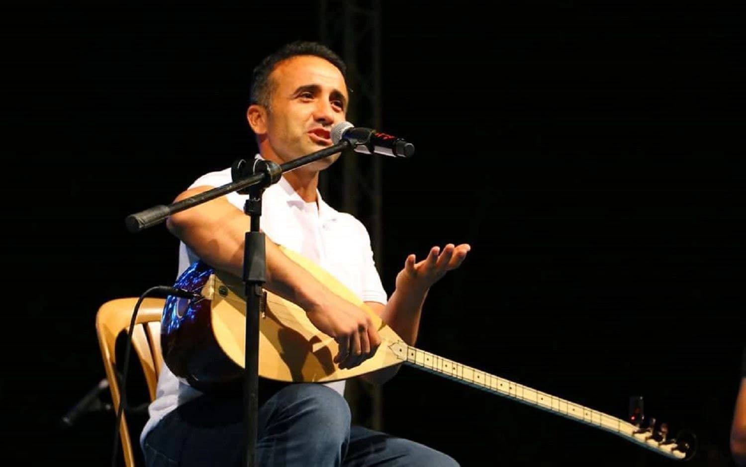 Hunermendê navdar ê Kurd Mem Ararat