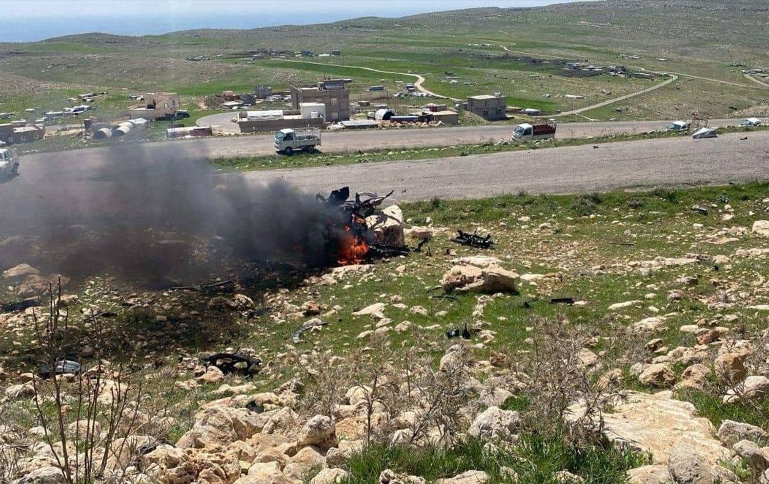 Aftermath of the suspected Turkish drone strike on a vehicle in Shingal on April 2, 2024. Photo: Rojnews