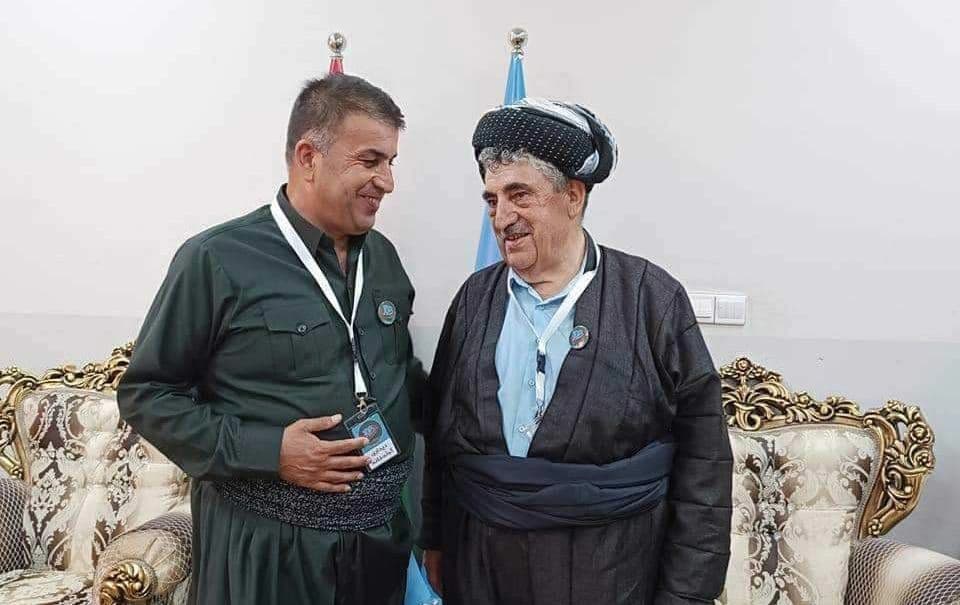 ئیبراهیم حەسەن عەباس، جێگری بەرپرسی مەڵبەندی 2ی هەولێری پارتی سۆسیال دیموکرات لەگەڵ محەممەد حاجی مەحموود.