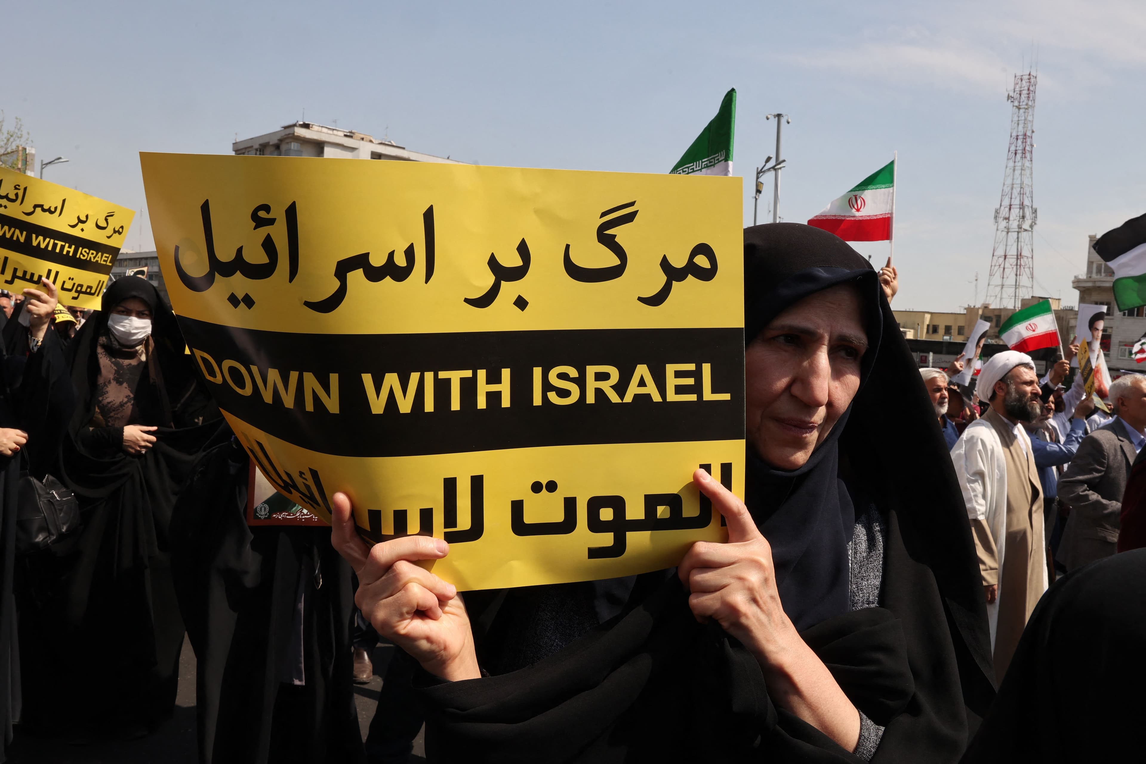 World leaders urge restraint after suspected Israeli attack on Iran