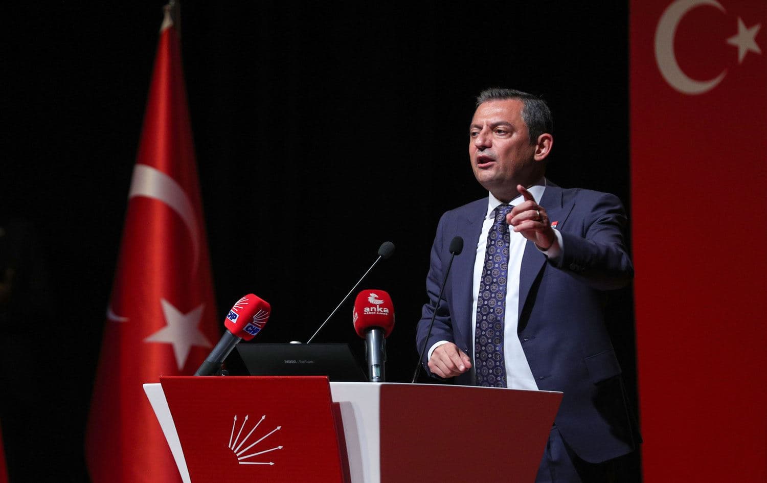 CHP Genel Başkanı Özgür Özel