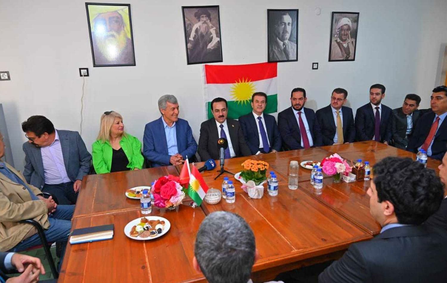 Erbil Valisi Omid Xoşnavw Diyarbakır’da PSK’yi ziyaret etti . / Foto: PSK Basın Bürosu