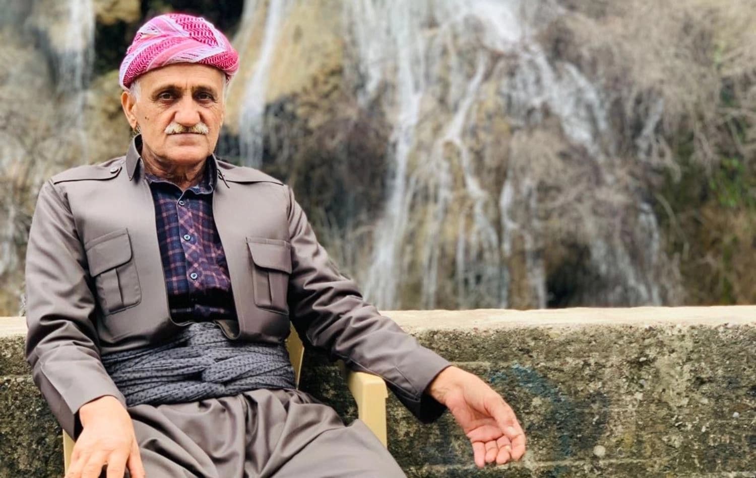 حوسێن حەسەن، تەمەنی 60 ساڵە