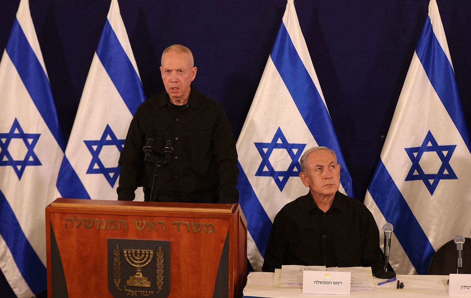 İsrail Savunma Bakanı Yoav Gallant (solda) ve Başbakanı Binyamin Netanyahu / AFP