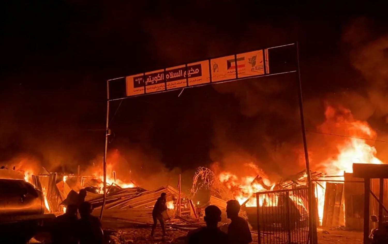 هێرشی دوێنێ شەوی ئیسرائیل بۆ سەر کەمپێکی ئاوارەکان لە رەفەح. وێنە: Reuters