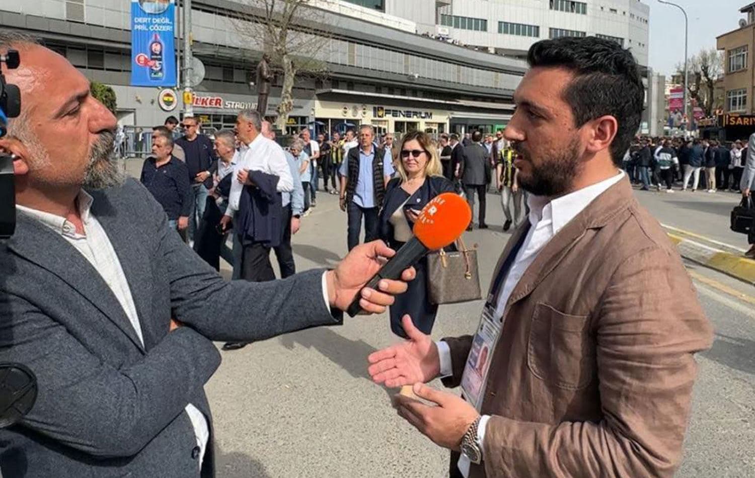 Rûdaw muhabiri Rawin Sterk, Arda İlaldı ile görüşmüştü. 