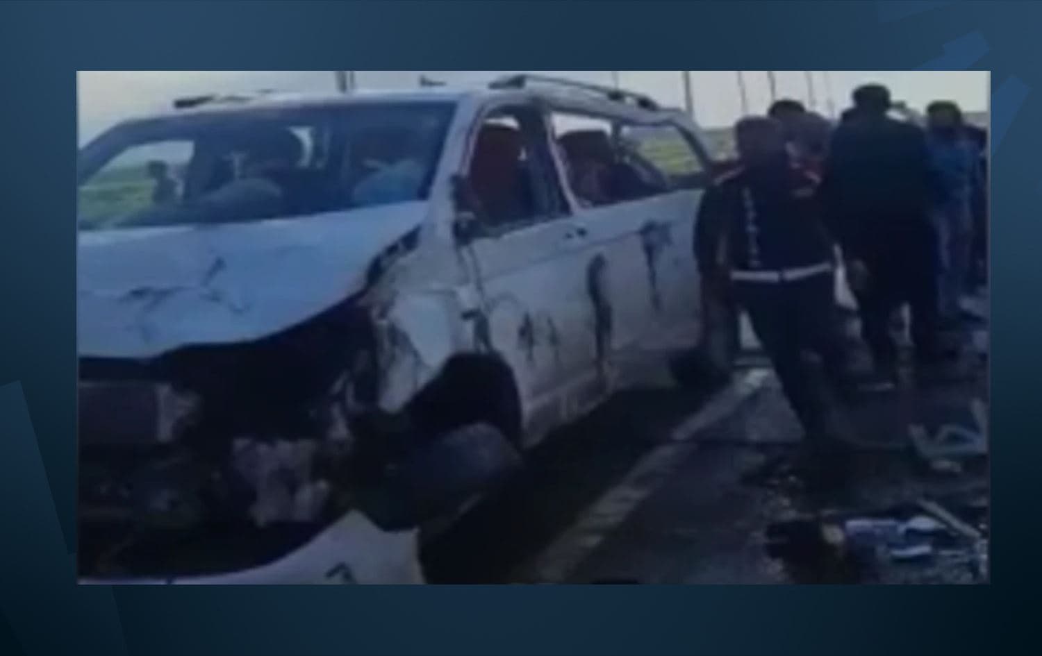 Mîbîbusa karkeran qeza kir: Gelek birîndar hene